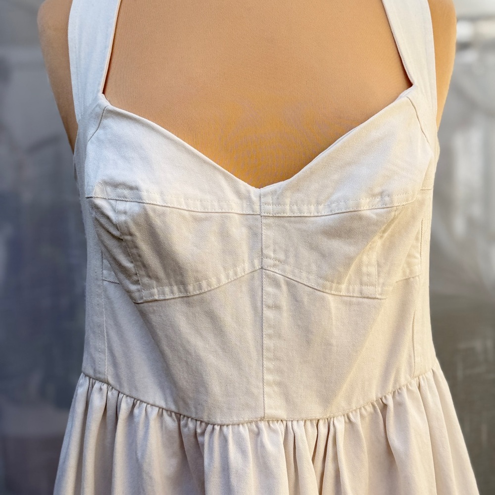 Elegant White Maxi Dress - Picture 9 of 10